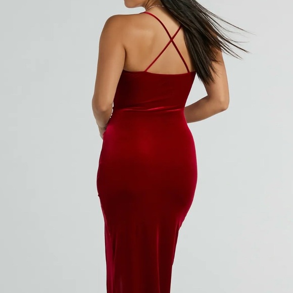 Riley Ruched Velvet Formal Dress - Picture 3 of 5